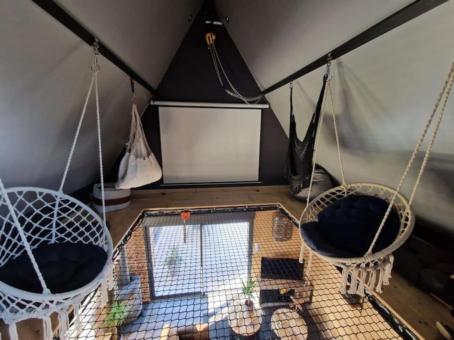 Sorigny Chalet Industriel Avec Filet Et Spa מראה חיצוני תמונה