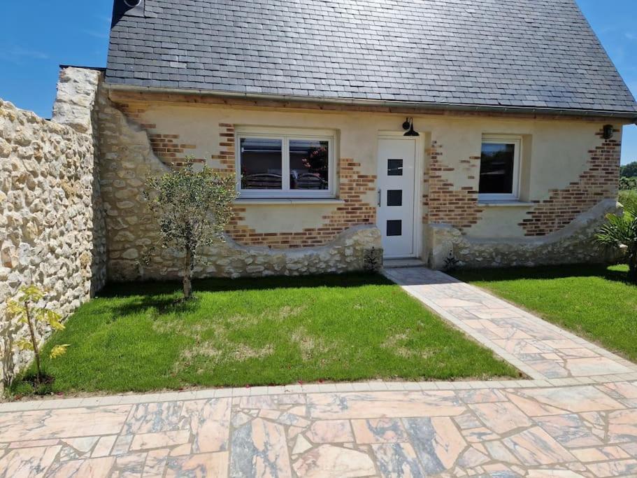 Sorigny Chalet Industriel Avec Filet Et Spa מראה חיצוני תמונה